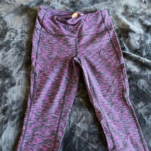 Lucy workout pants size M